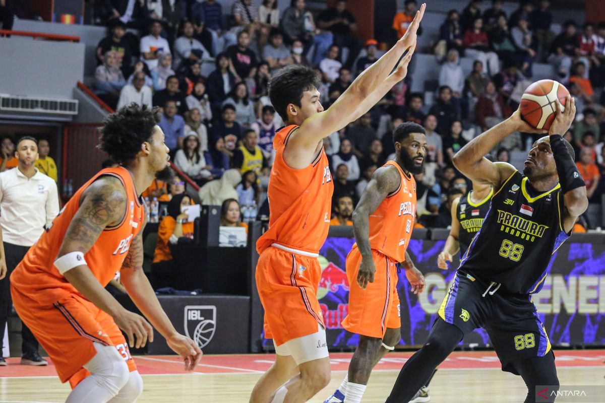 Pelita Jaya Hancurkan Prawira, Skor Telak 111-67!