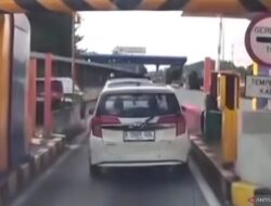 Pengemudi Nekat Terobos Tol Depok? Polisi Tindak Tegas!