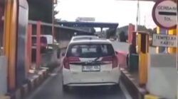 Tilang Keras! Polisi Buru Pengemudi Nekat Terobos Tol Depok