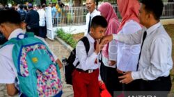 Ayah Antar Anak Sekolah: Dukungan DKI Jakarta yang Inspiratif