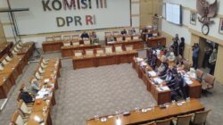 MK Putuskan Pemilu Terpisah? DPR Rapat Bahas Pakar Hukum