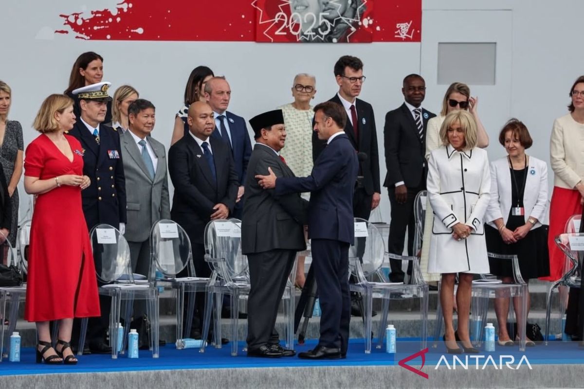 Macron Puji TNI, Sahabat Prabowo Saksikan Parade Militer Prancis