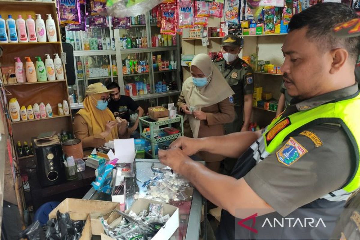 Obat Keras Tersembunyi: Skandal di Balik Toko Kosmetik