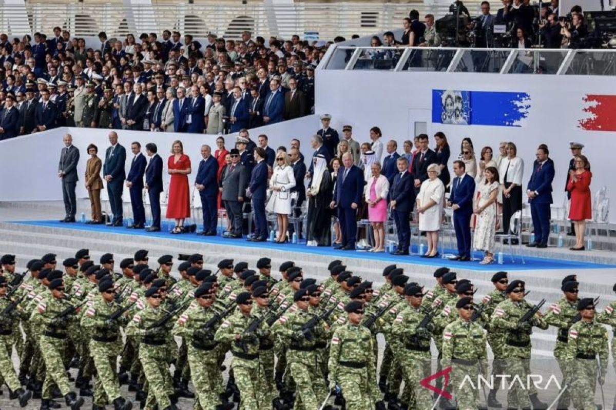 Prabowo: TNI Berkibar di Parade Bastille, Paris! Bangga!