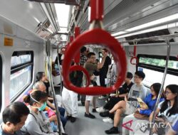 Rayakan HUT Bhayangkara: Naik Transjakarta, MRT, LRT cuma Rp1