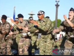 TNI dan Prancis Bersatu: Aksi Spektakuler Tari Pacu Jalur