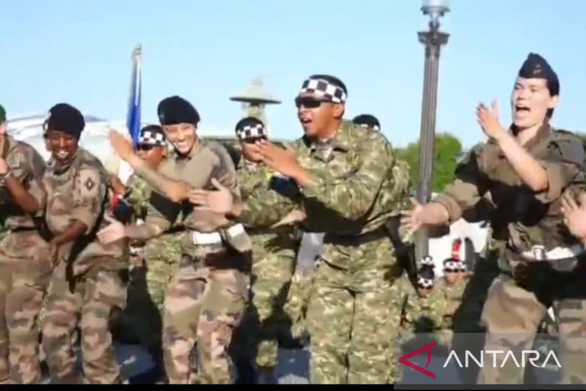 TNI dan Prancis Bersatu: Aksi Spektakuler Tari Pacu Jalur