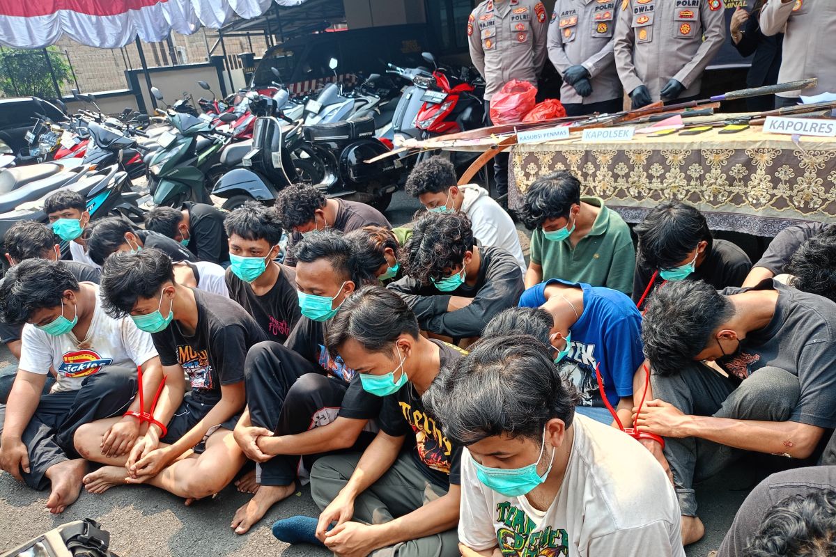 Tawuran Lubang Buaya: Satpam & Pegawai Swasta Terlibat!