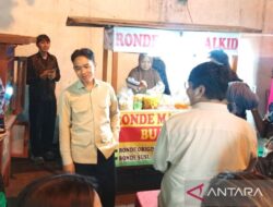 Wapres Cicip Kuliner Legendaris: Pedagang Kaki Lima Yogya
