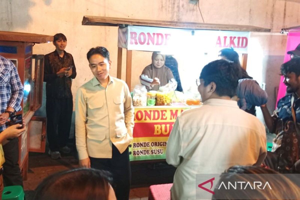 Wapres Cicip Kuliner Legendaris: Pedagang Kaki Lima Yogya